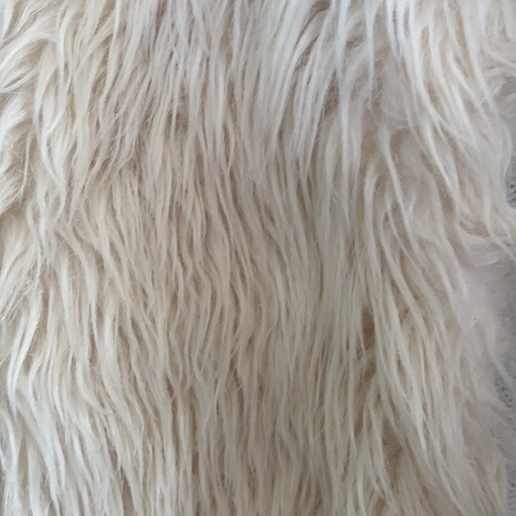 Shaggy Off-White Vest, size XS (oversized style) - Picture 4 of 5